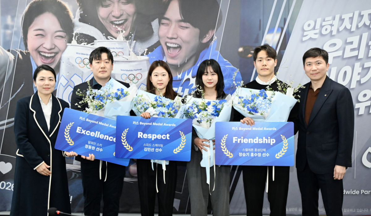 카스 비욘드 메달 어워즈 사진. (왼쪽부터) 서혜연 오비맥주 부사장, 알파인 스키 정동현, 스피드 김민선, 스켈레톤 홍수정, 정승기, 유승민 회장. /사진=대한체육회 제공