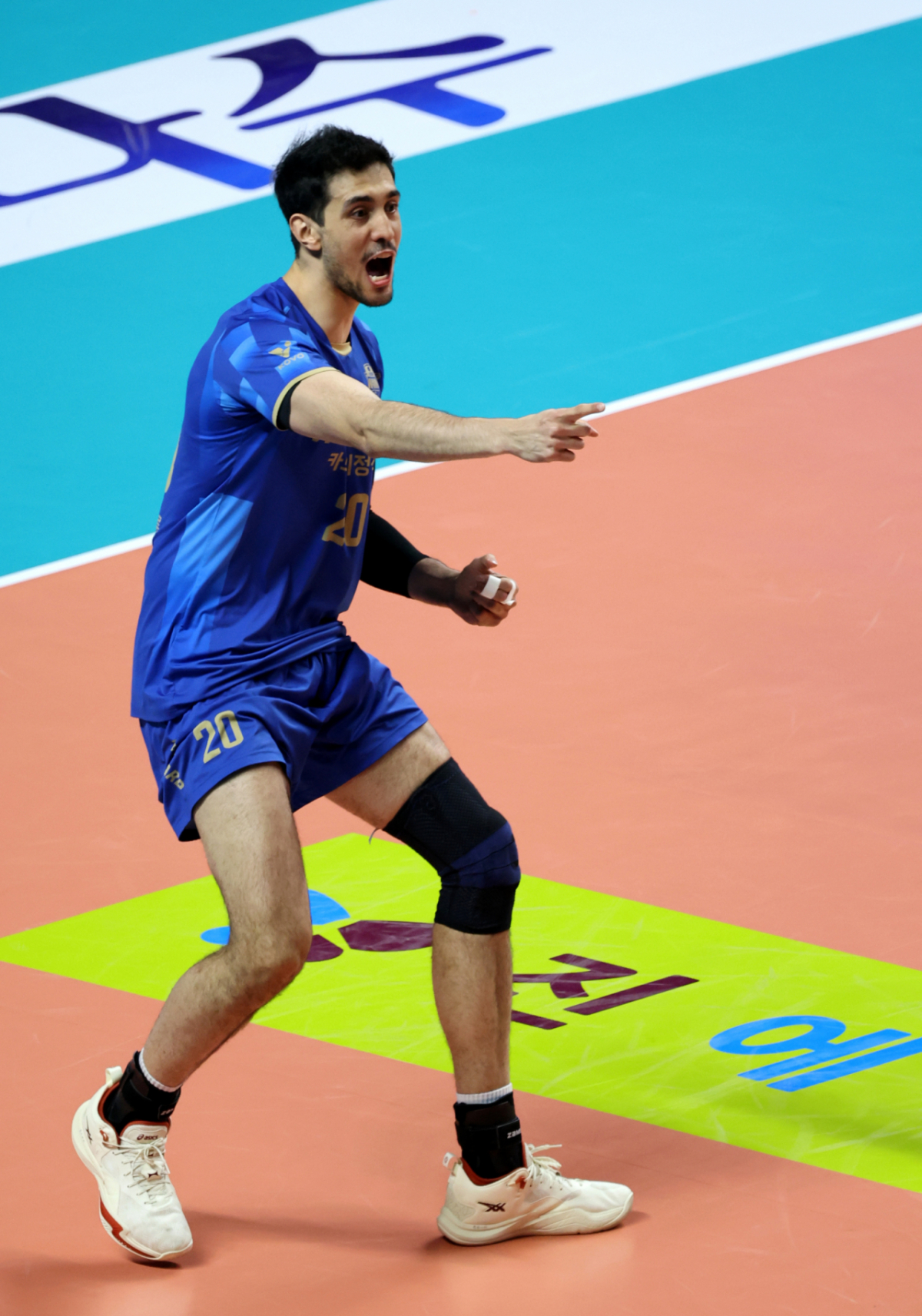 우리 아라우조가 득점 후 기뻐하고 있다. /사진=강영조 선임기자