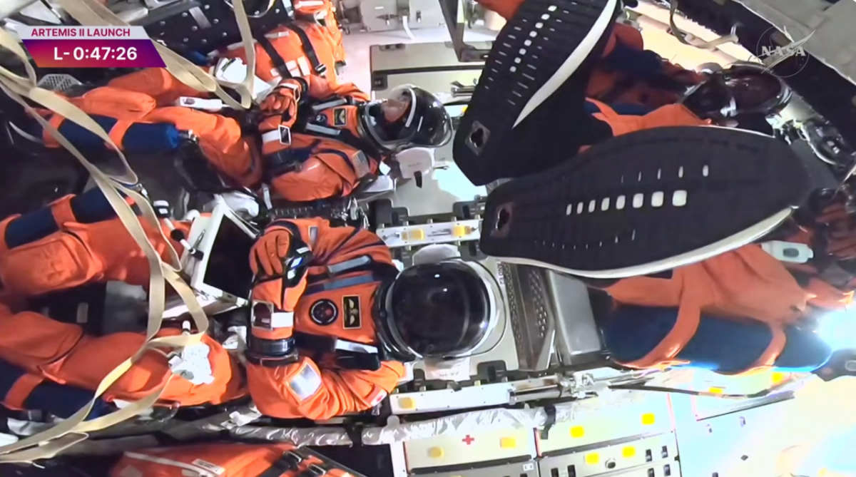 발사 약 47분 전 오리온 우주선 내부에서 대기 중인 우주비행사 4인의 모습. /사진=NASA 생중계 