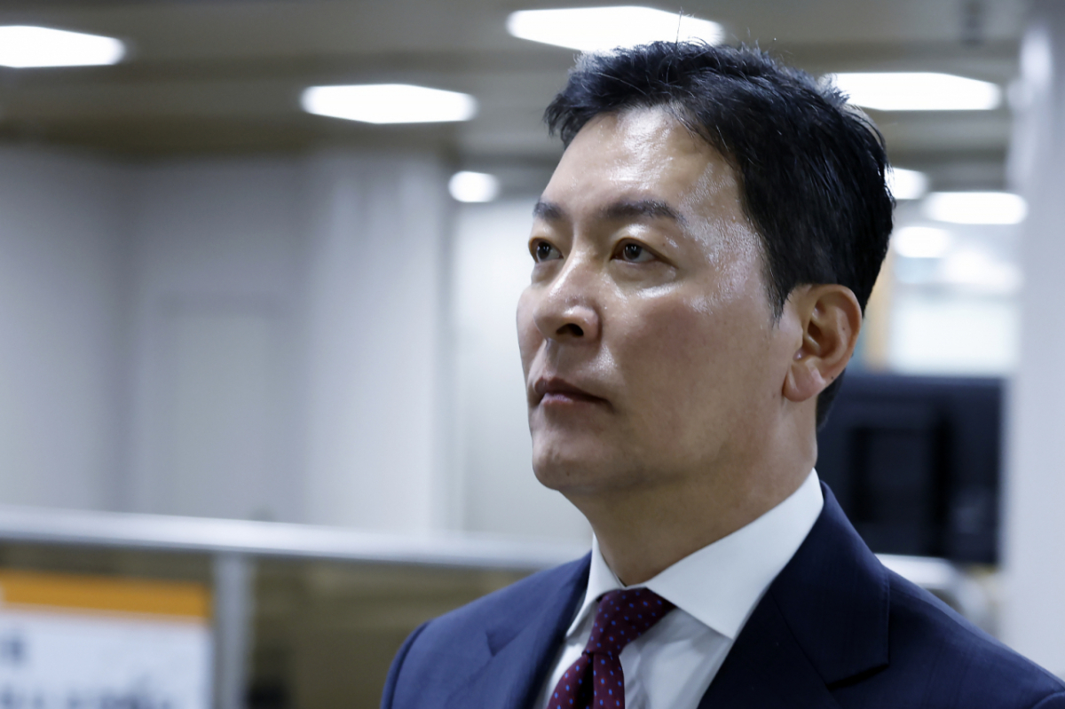 김성훈 전 대통령경호처 차장이 지난해 11월 서울중앙지방법원에서 열린 윤석열 전 대통령의 특수공무집행방해 등 6차 공판에 출석하고 있다. /사진=뉴스1