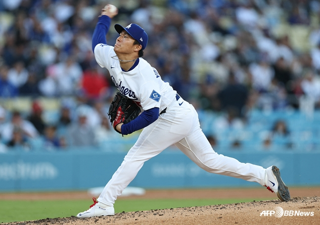 투구하는 야마모토. /AFPBBNews=뉴스1
