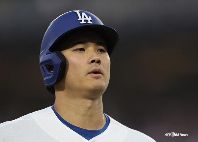 아쉬워하는 오타니. /AFPBBNews=뉴스1