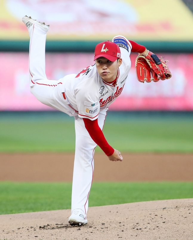 SSG 최민준이 역투를 펼치고 있다. /사진=SSG 랜더스 제공