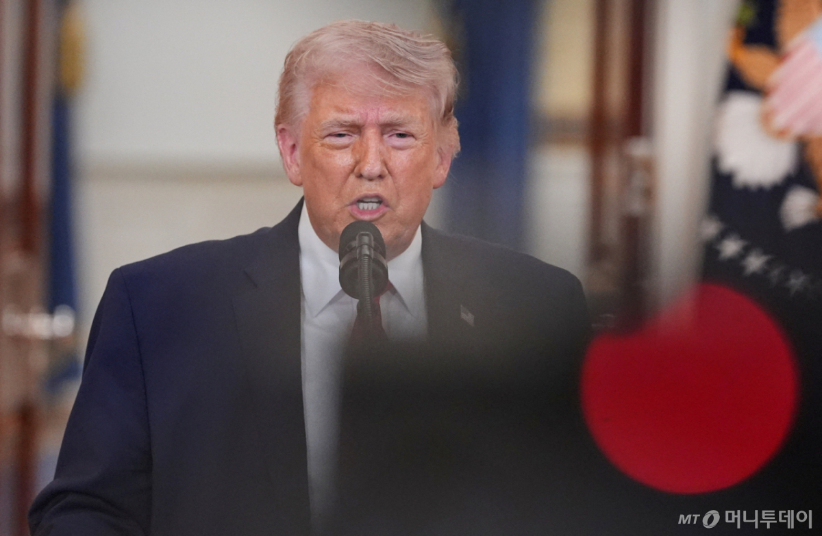 (워싱턴 로이터=뉴스1) 김경민 기자 = 도널드 트럼프 미국 대통령이 1일(현지시간) 워싱턴DC 백악관에서 이란 전쟁에 관한 연설을 하고 있다. 2026.4.1 ⓒ 로이터=뉴스1 Copyright © 뉴스1. All rights reserved. 무단 전재 및 재배포,  AI학습 이용 금지. /사진=(워싱턴 로이터=뉴스1) 김경민 기자