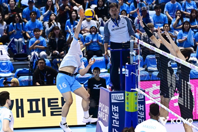 정한용이 공격을 시도하고 있다. /사진=KOVO 제공