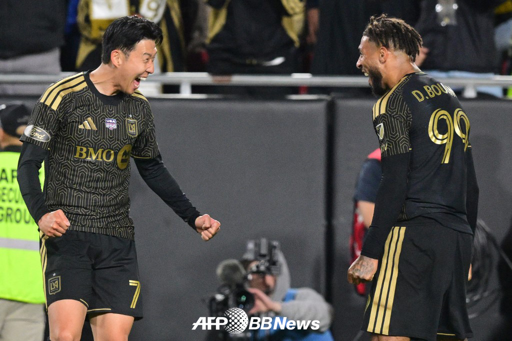 LAFC 손흥민(왼쪽)과 드니 부앙가. /AFPBBNews=뉴스1