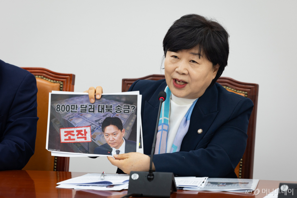 (서울=뉴스1) 유승관 기자 = 서영교 국회 윤석열 정권 정치검찰 조작기소 의혹 사건 진상규명 국정조사특별위원회 위원장이 5일 서울 여의도 국회에서 열린 조작기소 국정조사특별위원회 기자간담회에서 모두 발언을 하고 있다. 2026.4.5/뉴스1 Copyright © 뉴스1. All rights reserved. 무단 전재 및 재배포, AI학습 이용 금지. /사진=(서울=뉴스1) 유승관 기자