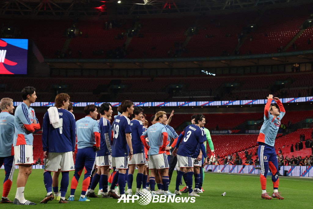 지난 1일 영국 런던 웸블리 스타디움에서 열린 잉글랜드와의 원정 평가전에서 1-0 승리를 거뒀던 일본 축구 대표팀. /AFPBBNews=뉴스1