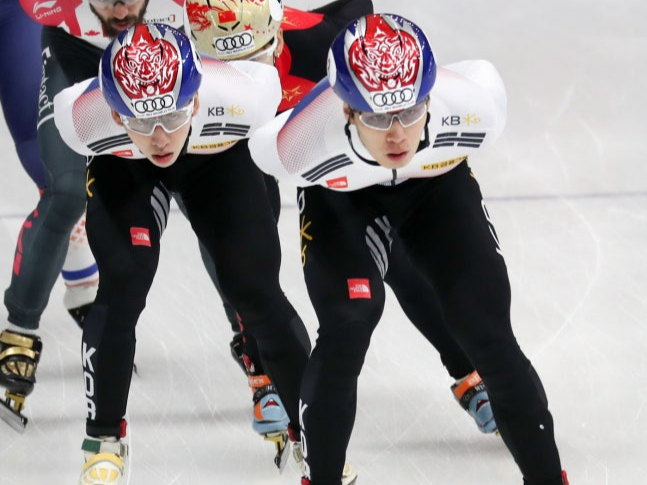 (왼쪽부터)린샤오쥔(임효준)과 황대헌이 대한민국 국가대표로서 경기에 나서던 모습 /사진=뉴스1