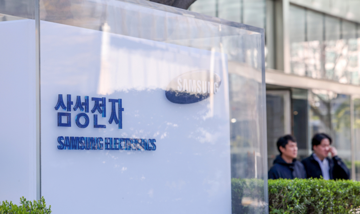 (서울=뉴스1) 김성진 기자 = 삼성전자가 올해 1분기 잠정 실적으로 매출액 133조원, 영업이익 57조 2000억원을 기록했다고 7일 밝혔다. 매출은 전년동기 대비 68.06%, 전분기 대비 41.73% 증가했다. 영업이익은 전년동기 대비 755.01%, 전분기 대비 185% 증가했다. 사진은 이날 오전 서울 서초구 삼성전자 사옥. 2026.4.7/뉴스1 Copyright © 뉴스1. All rights reserved. 무단 전재 및 재배포, AI학습 이용 금지. /사진=(서울=뉴스1) 김성진 기자