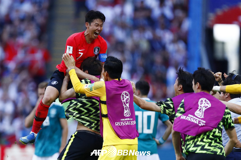지난 2018 러시아 월드컵 독일전에서 득점 직후 기뻐하고 있는 손흥민. /AFPBBNews=뉴스1