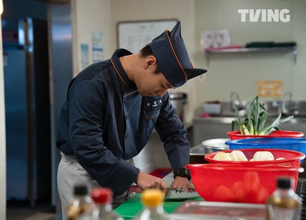 티빙 오리지널 드라마 '취사병 전설이 되다'./사진=티빙 공식 SNS