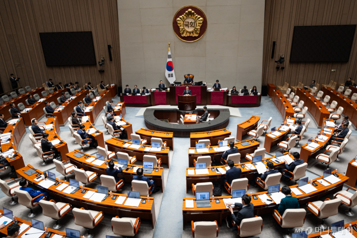 (서울=뉴스1) 유승관 기자 = 김민석 국무총리가 7일 서울 여의도 국회에서 열린 제434회 국회(임시회) 예산결산특별위원회 제1차 전체회의에 출석해 인사말을 하고 있다. 2026.4.7/뉴스1 Copyright © 뉴스1. All rights reserved. 무단 전재 및 재배포, AI학습 이용 금지. /사진=(서울=뉴스1) 유승관 기자