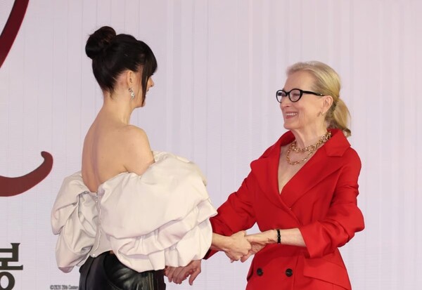 메릴 스트립(왼쪽), 앤 해서웨이 / 사진=스타뉴스 DB