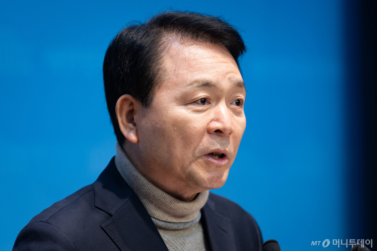 (서울=뉴스1) 유승관 기자 = 성일종 국민의힘 의원이 30일 서울 여의도 국회 소통관에서 더불어민주당이 발의한 충남대전통합특별법 철회를 촉구하고 있다. 2026.1.30/뉴스1 Copyright © 뉴스1. All rights reserved. 무단 전재 및 재배포, AI학습 이용 금지. /사진=(서울=뉴스1) 유승관 기자