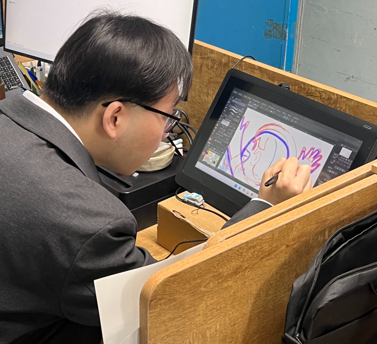 7일 서울 은평구 스프링샤인에서 강동우씨가 작업 중인 모습./사진=박소연 기자