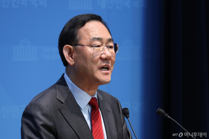 [서울=뉴시스] 고승민 기자 = 주호영 국민의힘 의원이 8일 서울 여의도 국회 소통관에서 현안 기자회견을 하고 있다. 2026.04.08. kkssmm99@newsis.com /사진=고승민