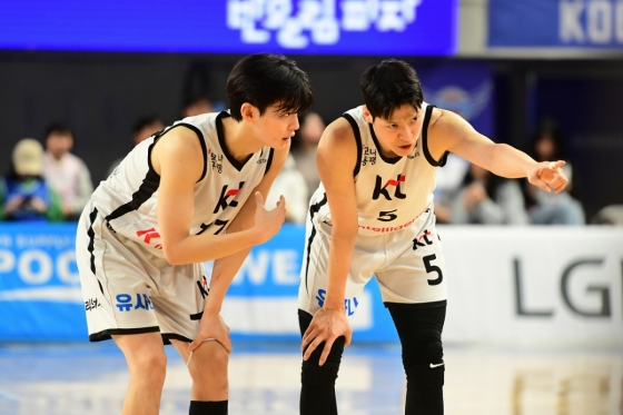 강성욱(왼쪽)과 김선형. /사진=KBL 제공