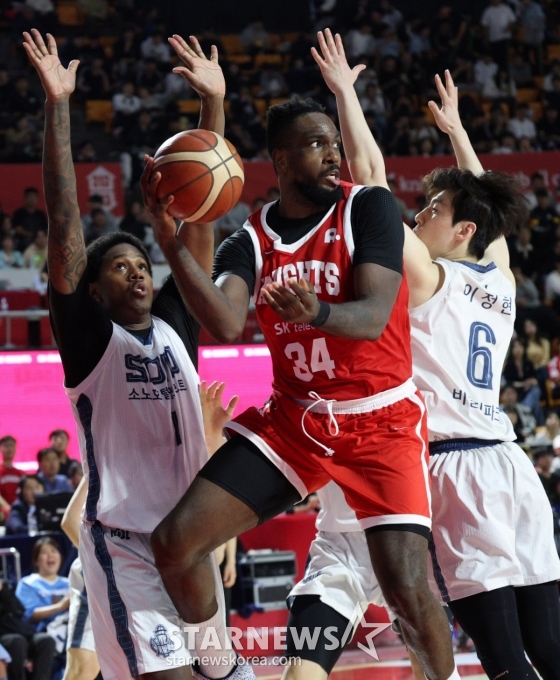 자밀 워니(가운데). /사진=김진경 대기자