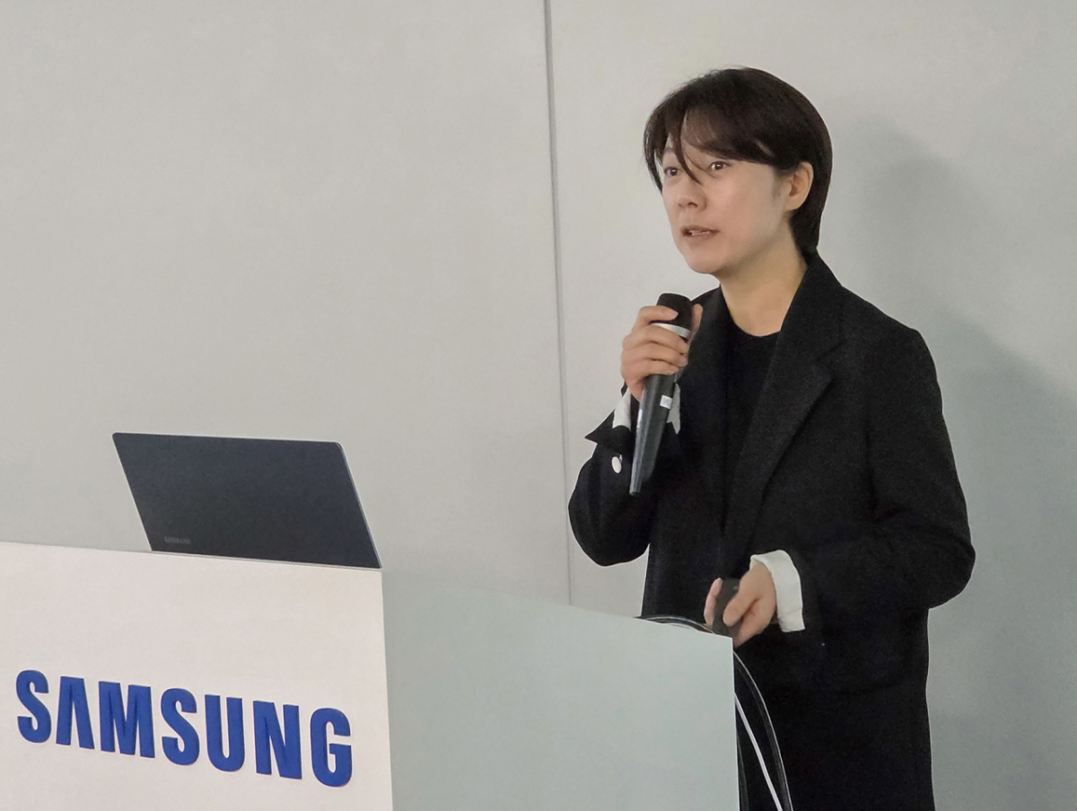 이지영 삼성전자 MX사업부 디자인팀 상무가 갤럭시 S26 시리즈 디자인에 대해 소개하고 있다./사진제공=삼성전자
