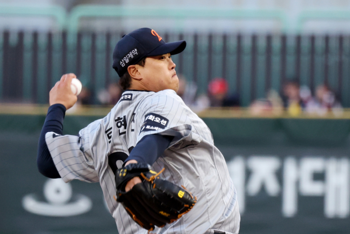 한화 투수 류현진이 SSG전에서 역투를 펼치고 있다. /사진=강영조 선임기자