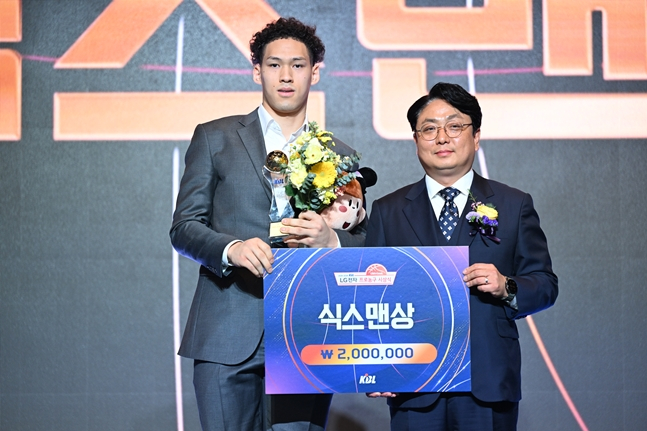 에디 다니엘(왼쪽). /사진=KBL 제공