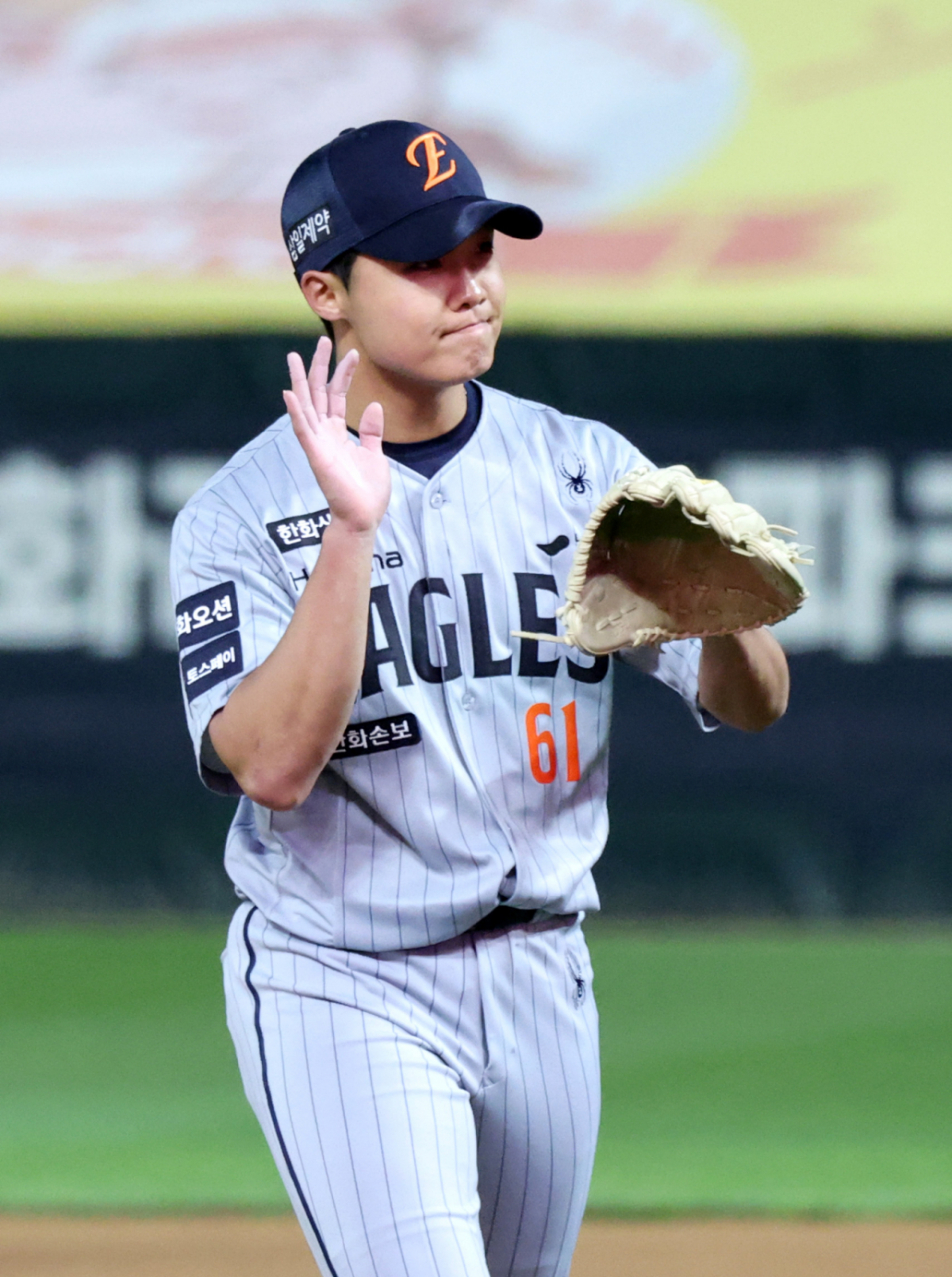 한화 우완 불펜 정우주가 지난 7일 SSG 랜더스전 8회말 투구를 펼치고 있다. /사진=강영조 선임기자