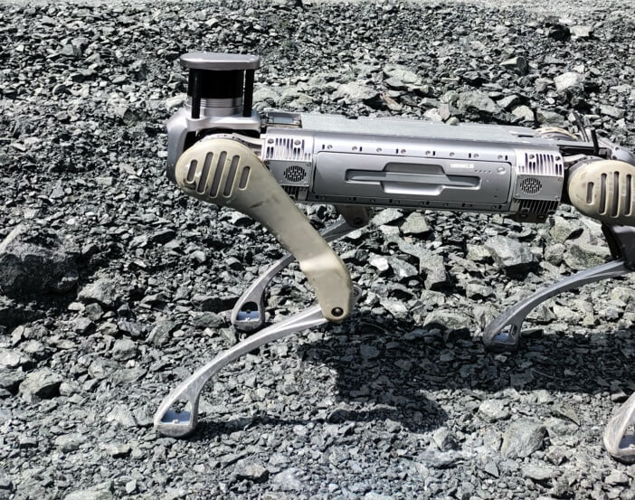 유니트리 로봇이 광산에서 순찰 점검하는 모습/사진=유니트리 홈페이지