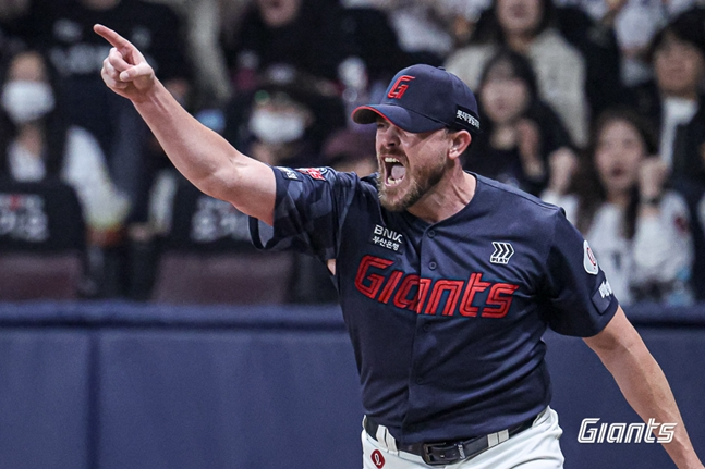 포효하는 비슬리. /사진=롯데 자이언츠