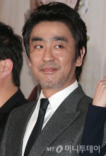 '서울 자가에 대기업 다니는 김 부장 이야기'에서 주인공 김부장 역할을 맡은 주연 배우 유승룡/사진=머니투데이 사진 DB