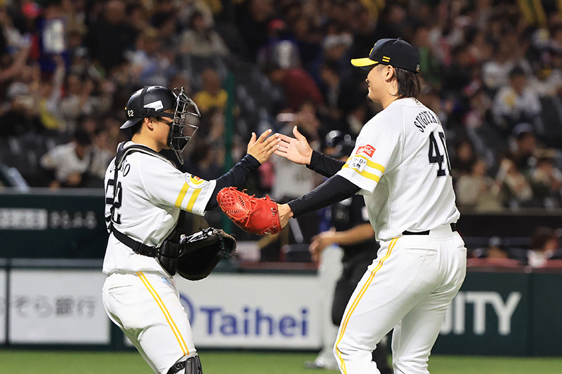 스키야마 카즈키(오른쪽). /사진=소프트뱅크 호크스 공식 SNS