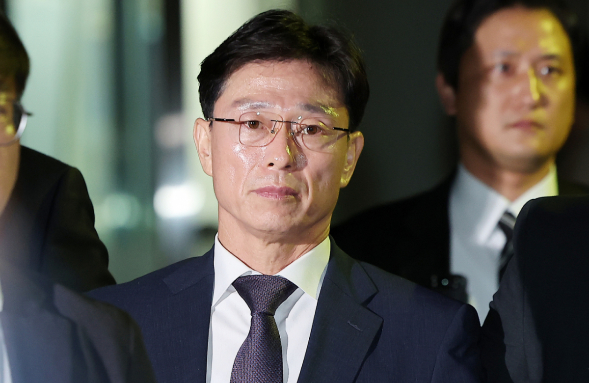 채상병 순직 및 수사 외압·은폐 의혹의 핵심 피의자인 임성근 전 해병대 1사단장이 지난해 10월 서초구 서울중앙지방법원에서 열린 구속 전 피의자 심문(영장실질심사)을 마친 뒤 법원을 빠져나가고 있다. /사진=뉴스1