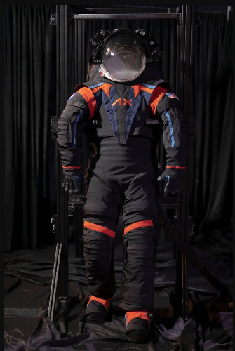 미국 우주 기업 액시옴 스페이스는 개발한 '차세대 우주복' AxEMU를 아르테미스 3호에서 선보일 계획이다. /사진=NASA·액시옴 스페이스