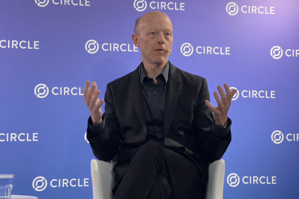 제레미 알레어 서클 최고경영자(CEO)가 13일 저녁 서울 강남구 SJ쿤스트할레에서 개최한 자사 콘퍼런스 '서클 인 서울' 기자간담회에서 취재진의 질문에 답하고 있다./사진=성시호