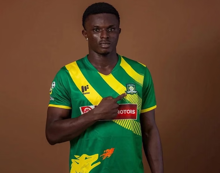 가나 프로축구 1부 리그 소속 유명 선수가 무장 괴한의 총에 맞아 사망하는 사고가 발생했다./사진=SNS화면캡처.