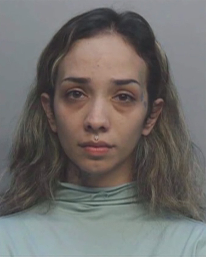 8일(이하 현지시간) 미국 마이애미 알라파타 지역에서 구조된 6살 아이의 엄마 애니 리베라는 9일 체포돼 신체적 상해를 동반하지 않은 아동 방임 혐의로 기소됐다. /사진=마이애미-데이드 교정국