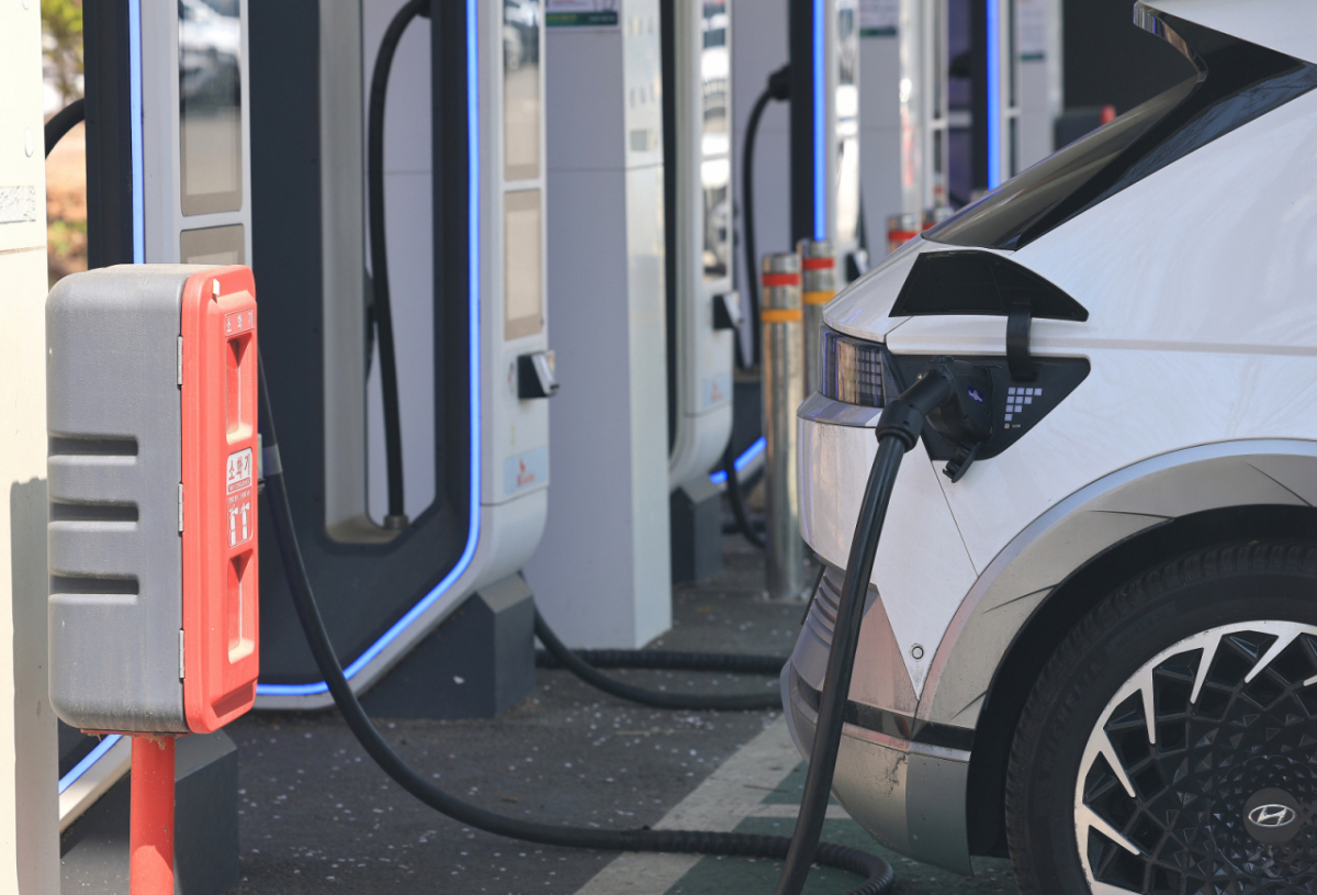 서울 시내의 전기차 충전소 모습. 2026.4.12/뉴스1 Copyright © 뉴스1. All rights reserved. 무단 전재 및 재배포, AI학습 이용 금지. /사진=(서울=뉴스1)