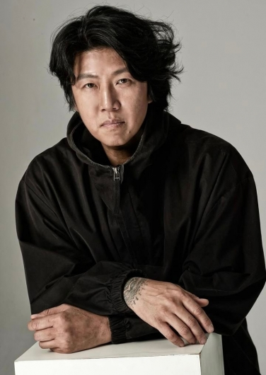 대마초를 소지하고 흡입한 혐의를 받는 밴드 시나위 보컬 출신 김바다(54·본명 김정남)가 소속사를 떠난다. /사진=김바다 SNS