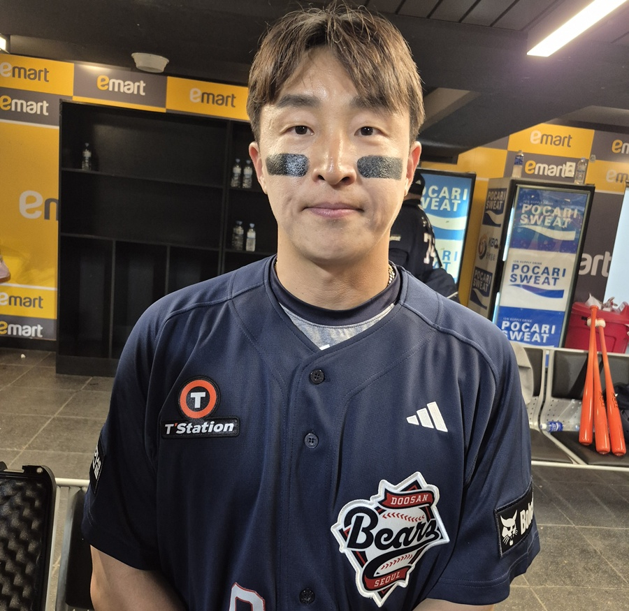 두산 손아섭이 14일 인천 SSG전을 마치고 인터뷰를 하고 있다. /사진=신화섭 기자