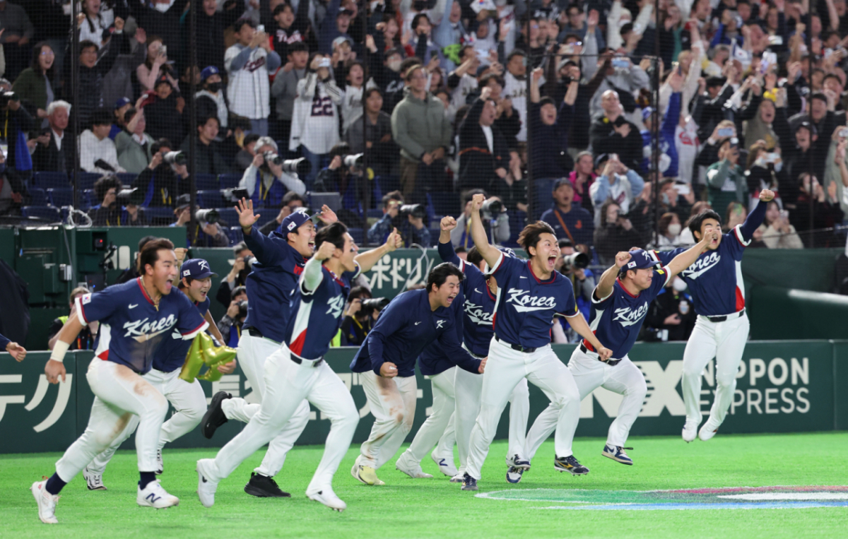 지난달 9일 일본 도쿄돔에서 열린 2026 WBC 조별리그 C조 4차전 한국과 호주의 경기, 7-2로 승리한 한국 대표팀 선수들이 기뻐하고 있다./사진=뉴시스