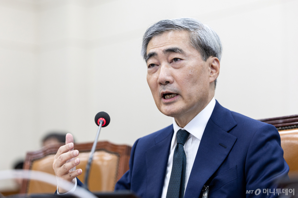 신현송 한국은행 총재 후보자가 15일 서울 여의도 국회에서 열린 제434회국회(임시회) 재정경제기획위원회 인사청문회에서 의원 질의에 답변하고 있다. /사진=뉴스1