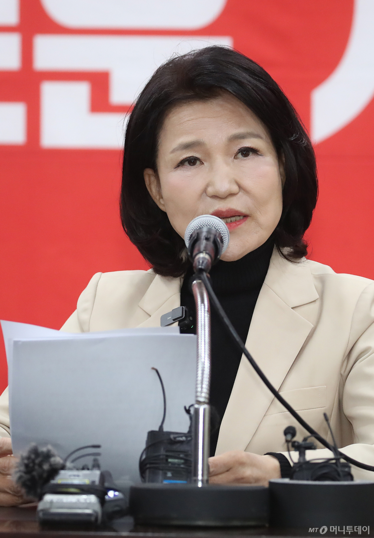 (대구=뉴스1) 공정식 기자 = 국민의힘 대구시장 경선에서 공천 배제(컷오프)된 이진숙 전 방송통신위원장이 14일 오후 대구 수성구 국민의힘 대구시당에서 기자회견을 하고 있다. 2026.4.14/뉴스1 Copyright © 뉴스1. All rights reserved. 무단 전재 및 재배포, AI학습 이용 금지. /사진=(대구=뉴스1) 공정식 기자