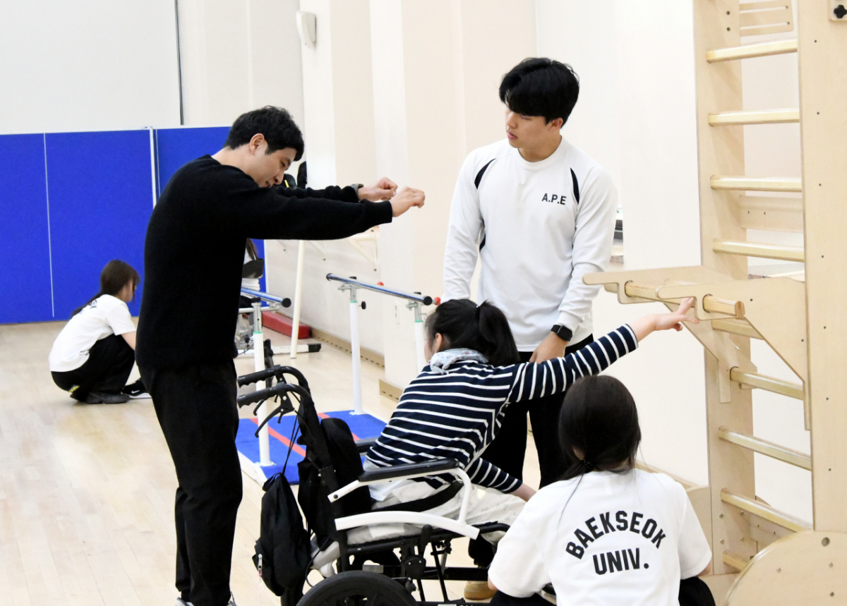 지역 장애아동들이 '또바기 체육교실'에 참여하고 있다./사진제공=백석대