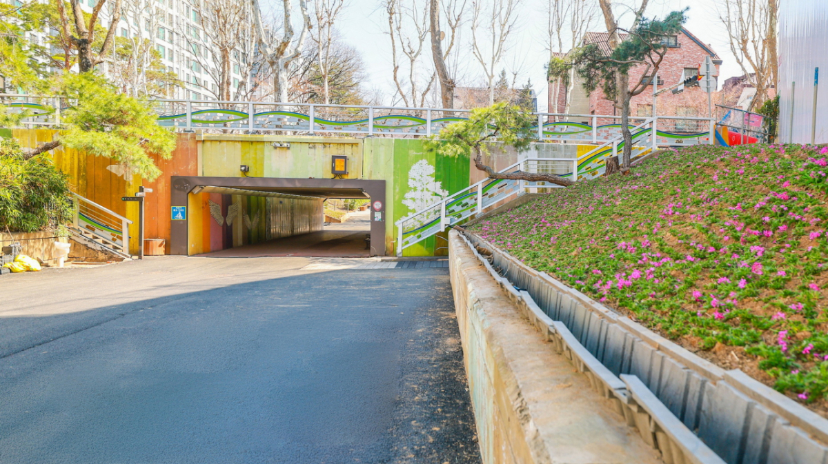 철거와 정비를 마친 과천 굴다리시장 모습./사진제공=과천