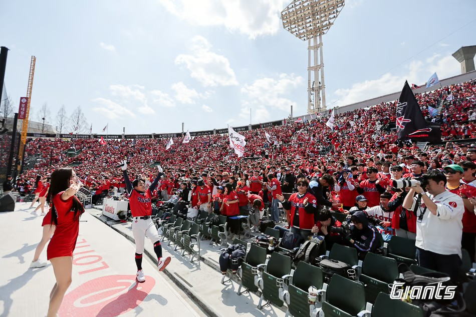 사직야구장의 응원 모습. /사진=롯데 자이언츠