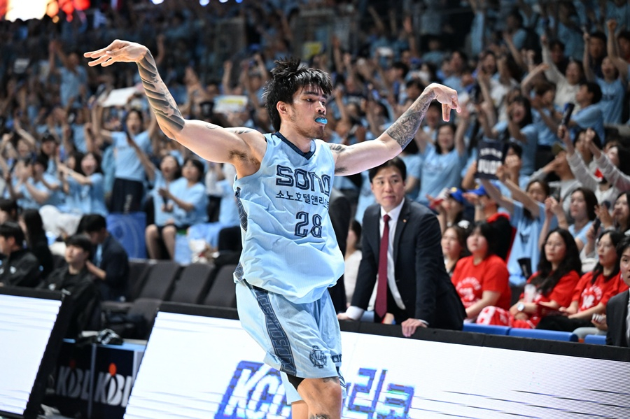 16일 SK전에서 세리머니를 하는 소노 켐바오. /사진=KBL