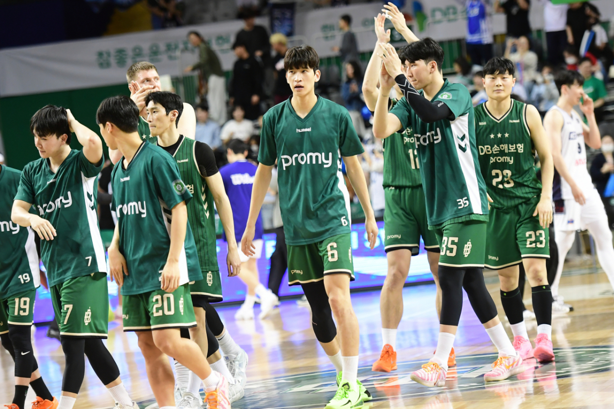 원주DB 선수단. /사진=KBL 제공