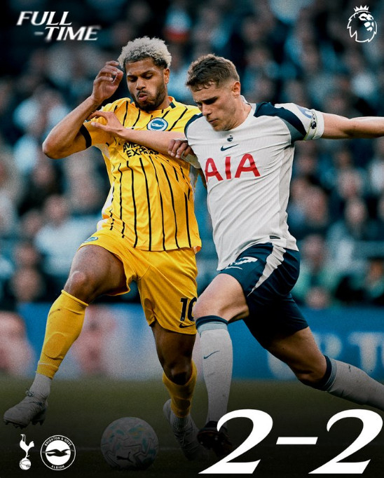 토트넘은 19일(한국시간) 영국 런던의 토트넘 홋스퍼 스타디움에서 열린 '2025~2026 잉글랜드 프리미어리그(EPL)' 33라운드 홈 경기에서 브라이튼 앤드 호브 알비온과 2-2로 비겼다. 사진은 볼 경합하는 미키 반더벤(오른쪽). /사진=토트넘 공식 SNS 갈무리