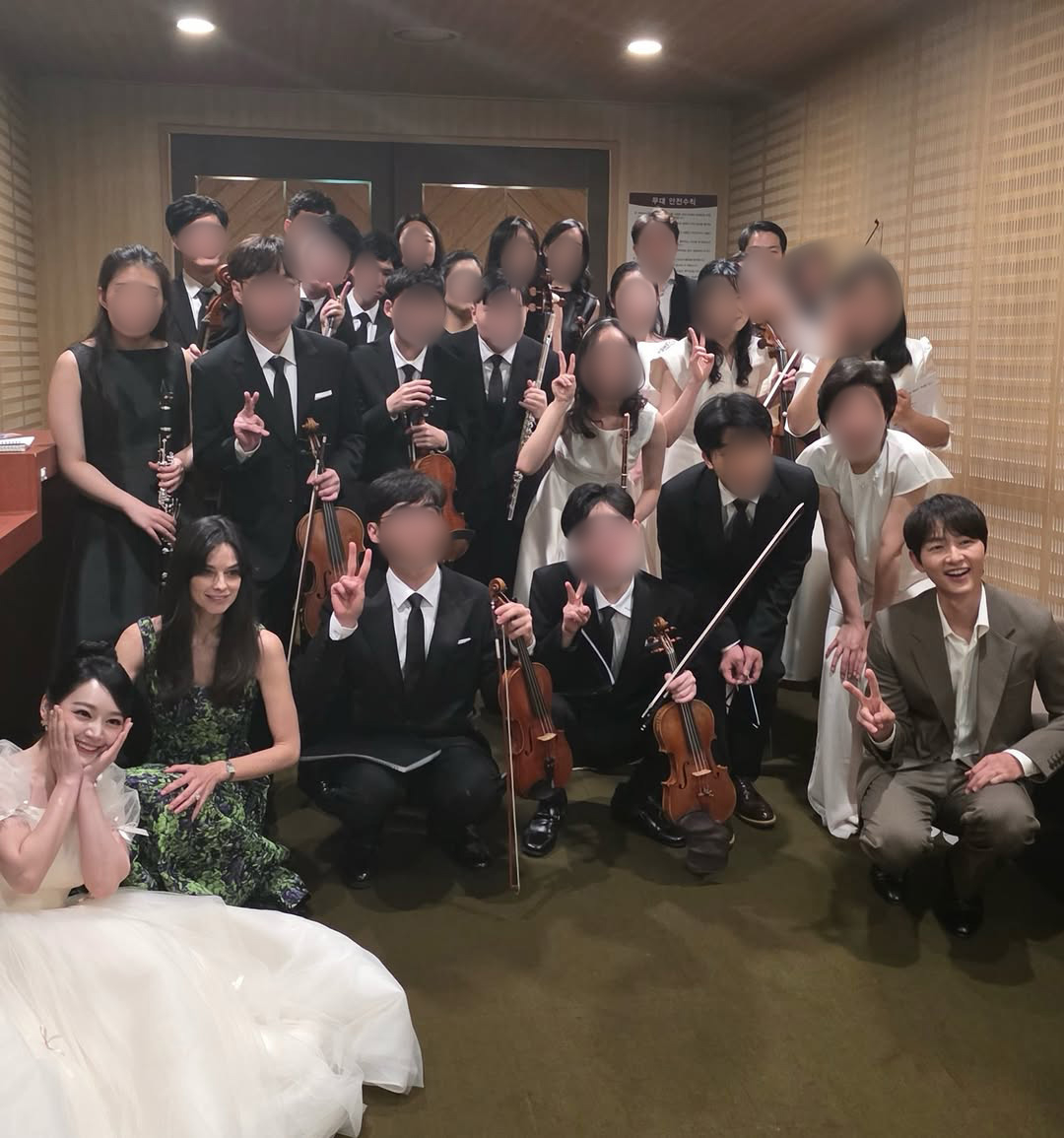 뮤지컬 배우 김소현이 배우 송중기와 그의 아내 케이티 루이스 사운더스를 만난 소감을 전했다. /사진=김소현 인스타그램