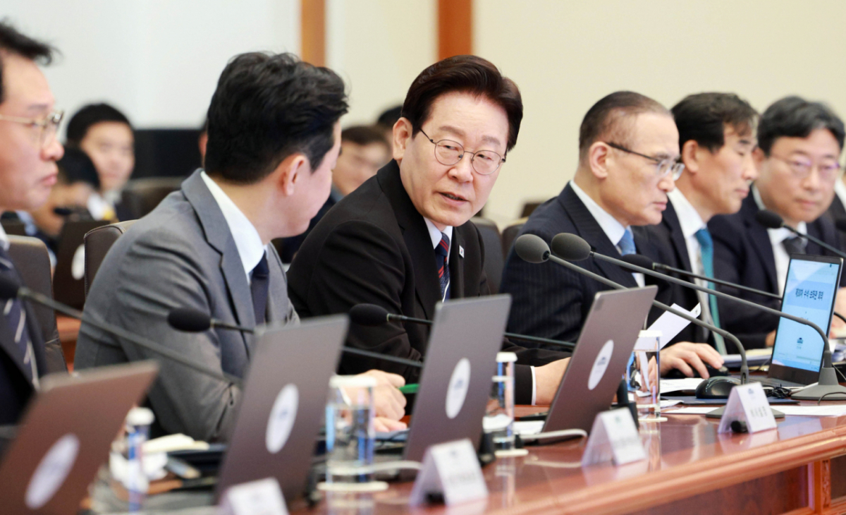 (서울=뉴스1) 허경 기자 = 이재명 대통령이 16일 청와대에서 열린 수석보좌관회의에서 발언을 하고 있다. 2026.4.16/뉴스1  Copyright © 뉴스1. All rights reserved. 무단 전재 및 재배포,  AI학습 이용 금지. /사진=(서울=뉴스1) 허경 기자